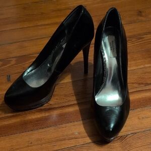 Simply Vera Vera Wang Black Platform Heels (Snakeskin)